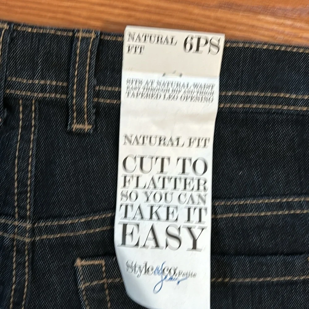 NWT Style & Co. Dark Wash Natural Fit Jeans (Sits at Natural Waist) Size 6 Short